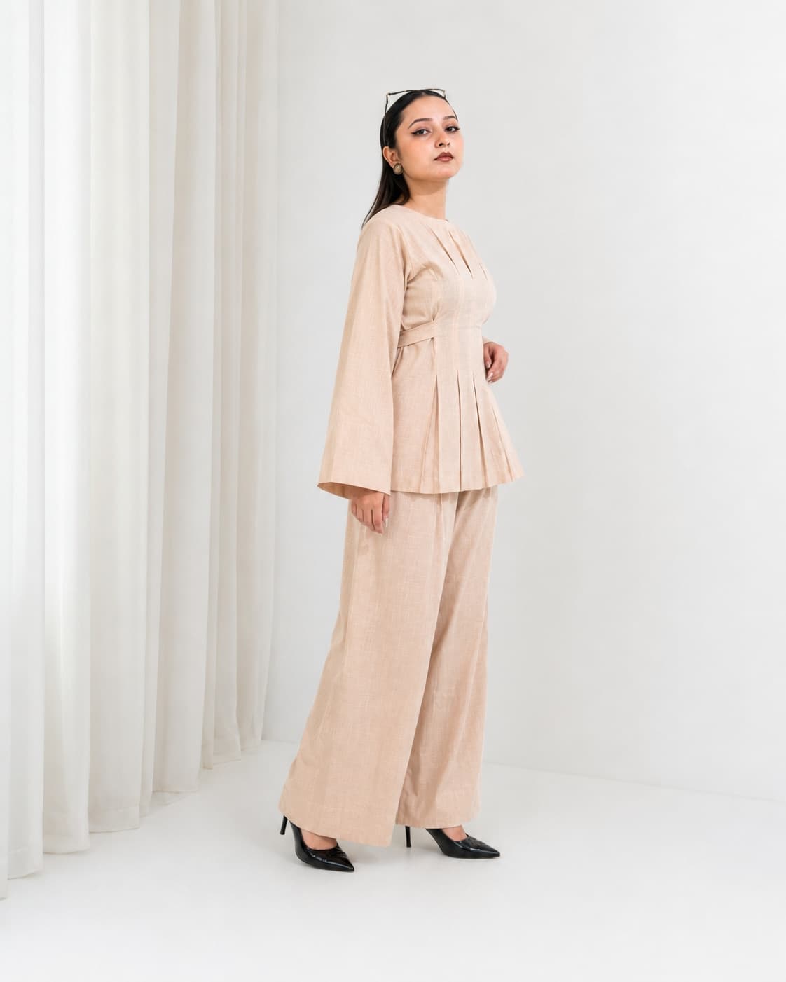 NUDE LINEN co-ord set side view, women 2-piece linen outfit, minimal breathable summer fashion.